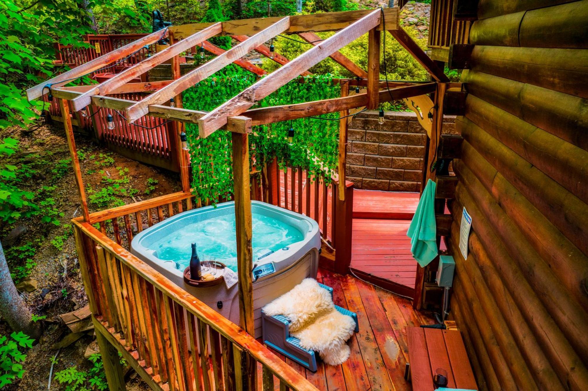 Cabin In A Gated Resort With Seasonal Resort Pool Pigeon Forge Eksteriør bilde
